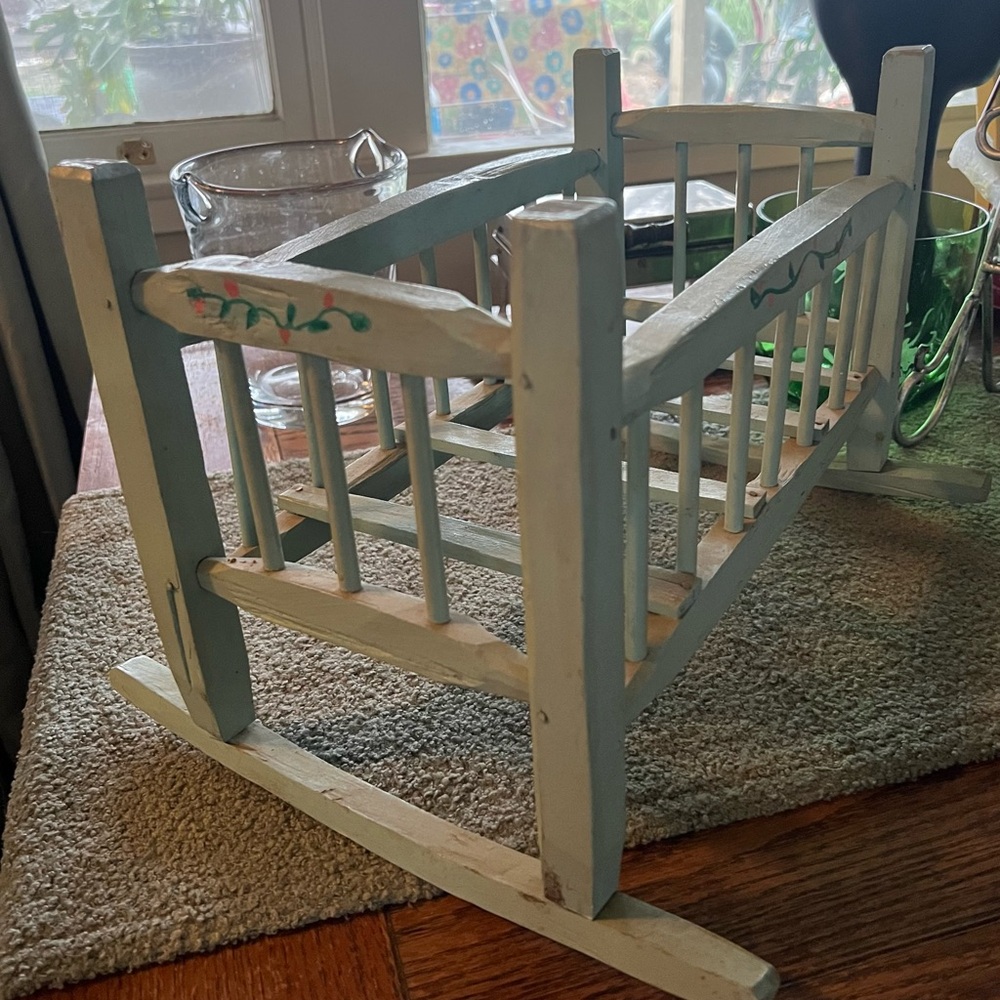 Vintage Handcrafted & Painted Wood Cradle EUC 🥰 L 16” W 8” Functional Decor 🌻